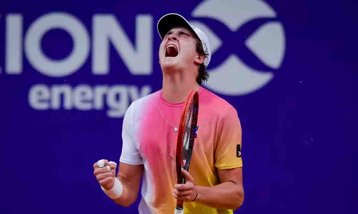 João Fonseca avança à 3ª rodada em Miami após bater tenista francês