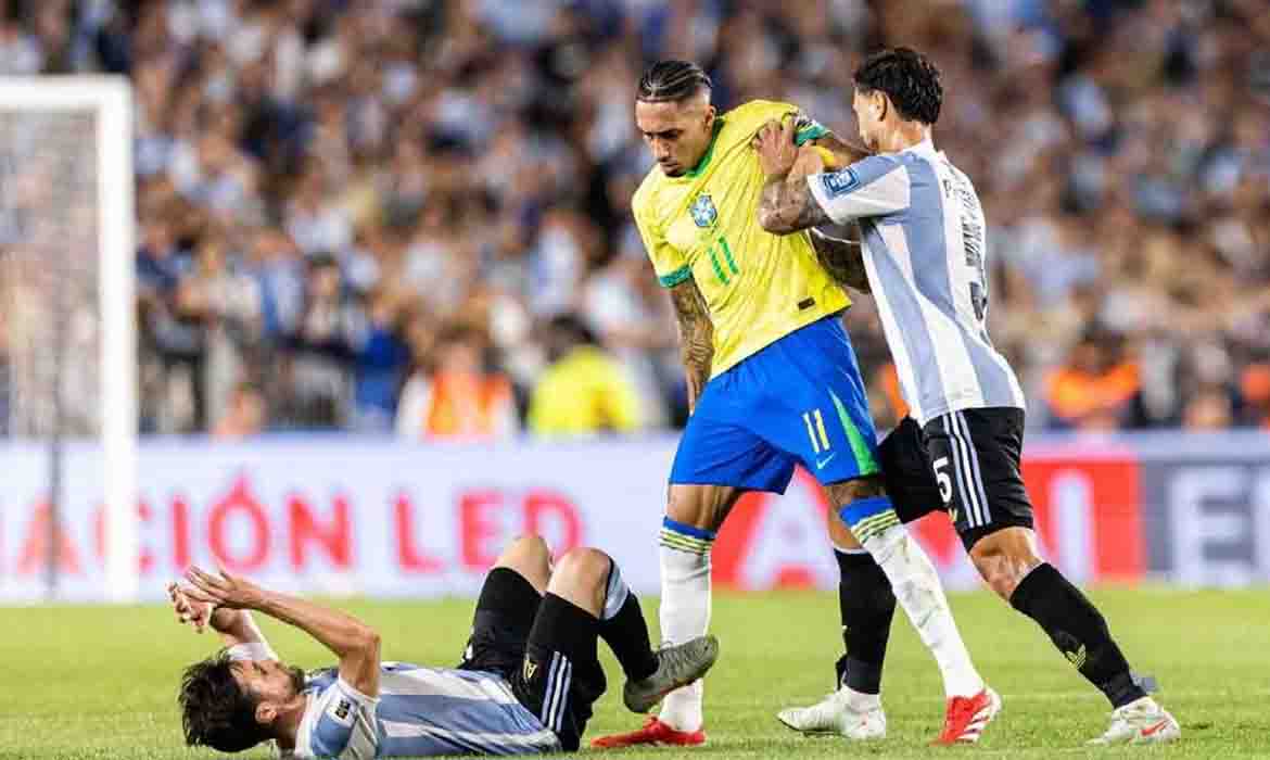 Em noite para esquecer, Brasil é goleado pela Argentina por 4 a 1