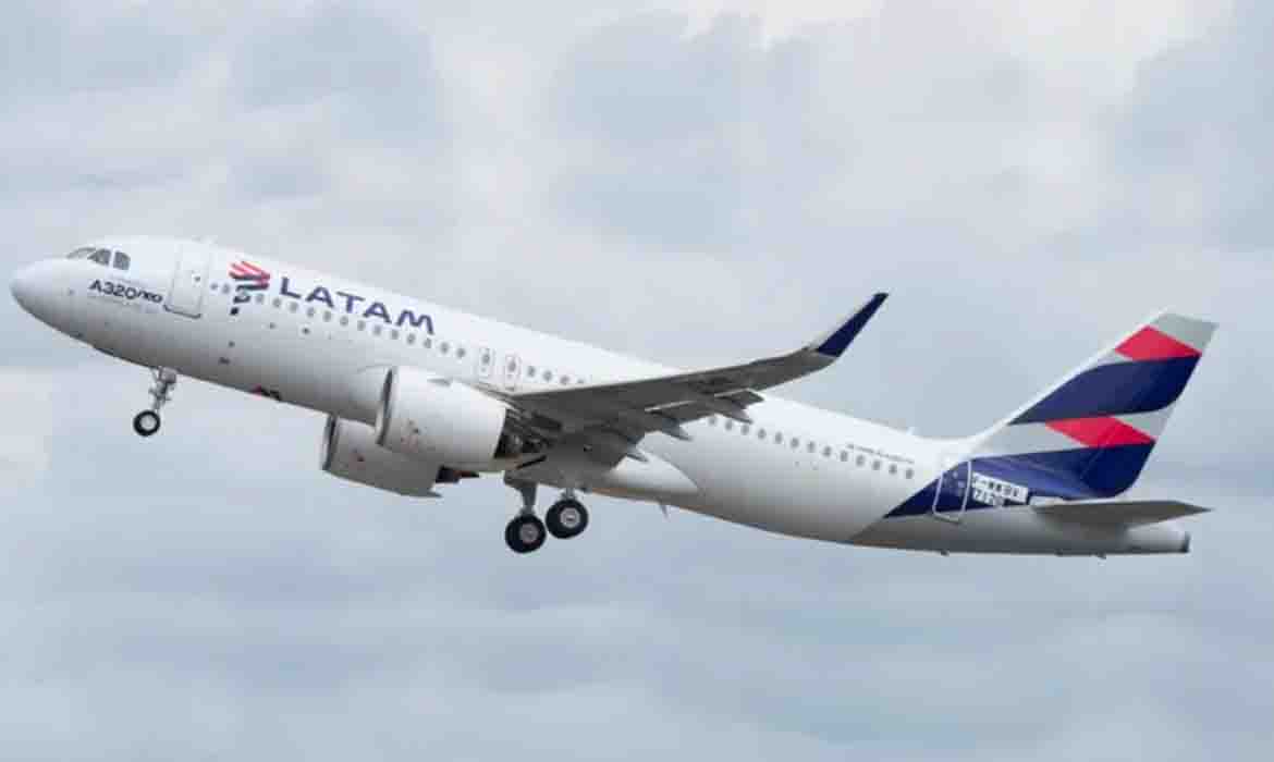 Avião da Latam arremete para não chocar com Aeronave em Guarulhos.